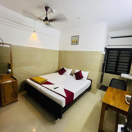 Priya Lodge Кожикоде Екстер'єр фото