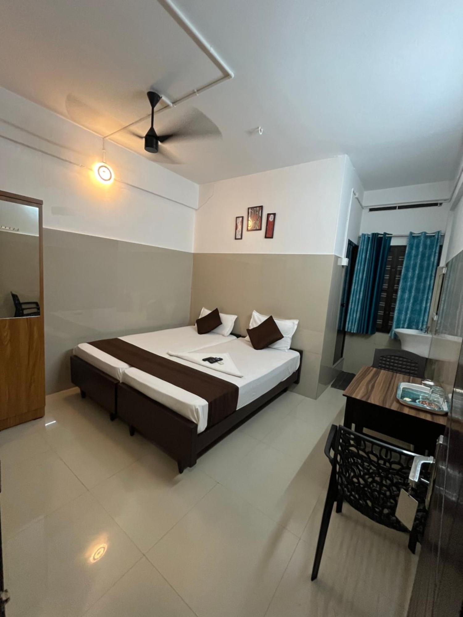 Priya Lodge Кожикоде Екстер'єр фото